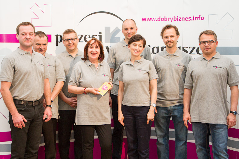 Prezesi-wolontariusze na deskach Teatru Studio